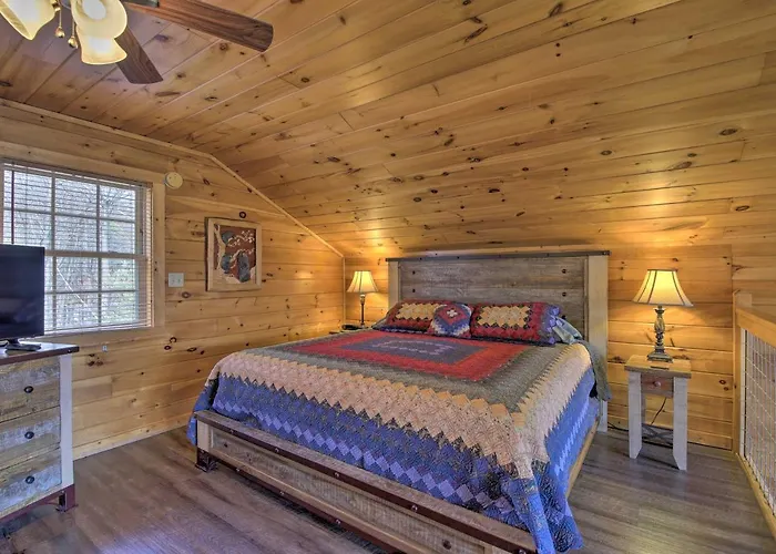 Gatlinburg Cabin With Pool Table And Hot Tub!